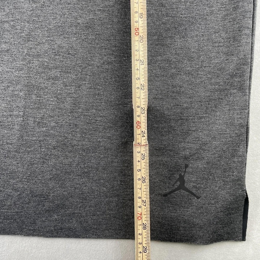 Jordan Shirt Mens M Gray Pocket Crewneck S/S Soft Stretch Jumpman Tee 802277-032
